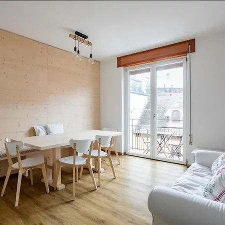 Woodenkey Asiago Moderno Bicamere In Centro Exterior foto